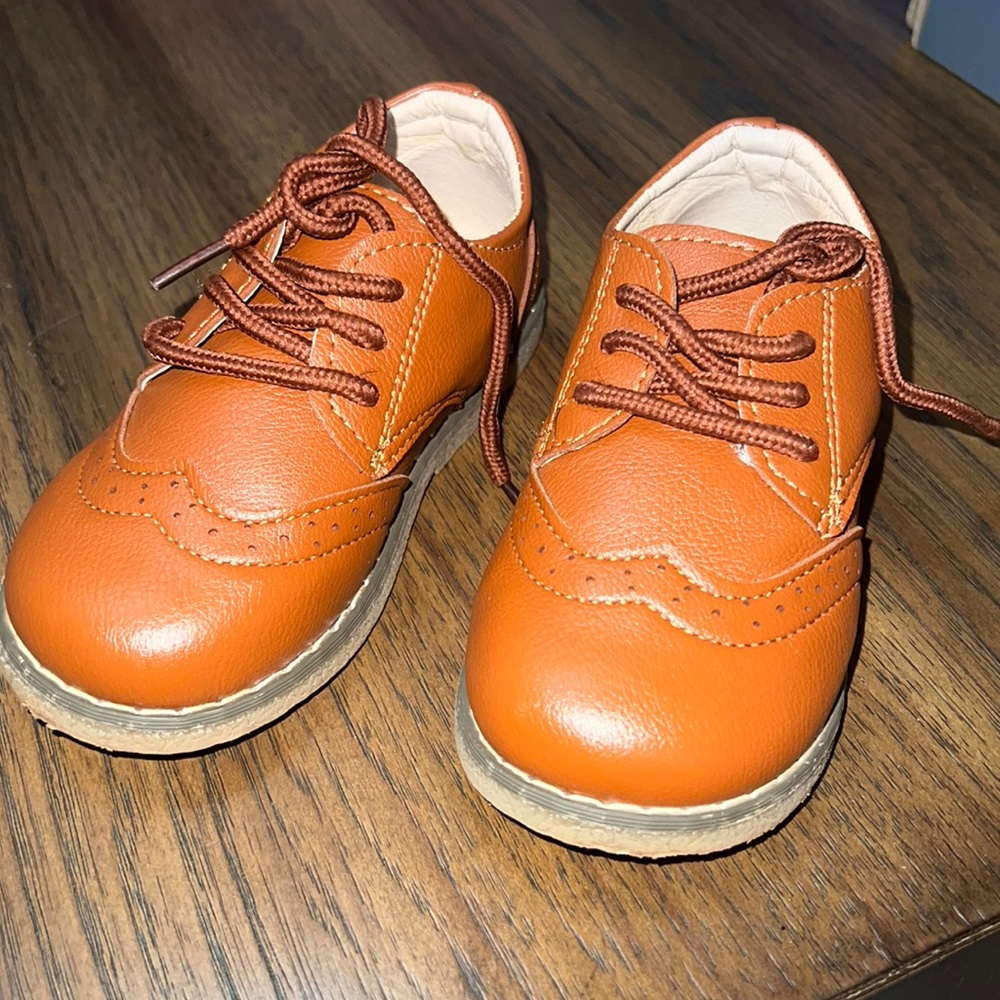 Toddlers dress shoes